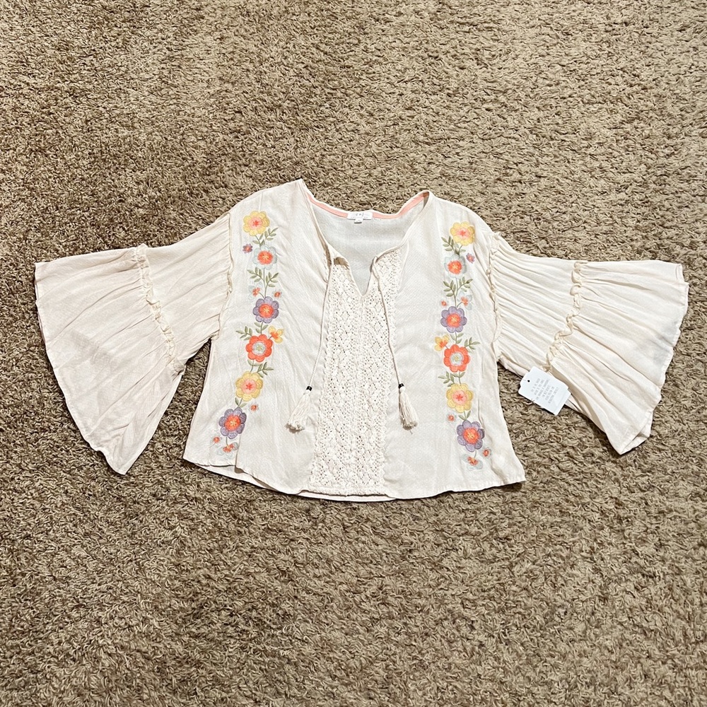 NWT! C&J Collection Top Boho Embroidered Bell Sleeves Cropped Cottagecore Small